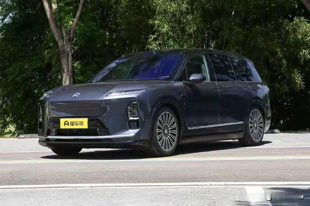 说下第三代蔚来ES8吧，换做三年前50万的定价我肯定扭头就走，现在反而有点动摇。