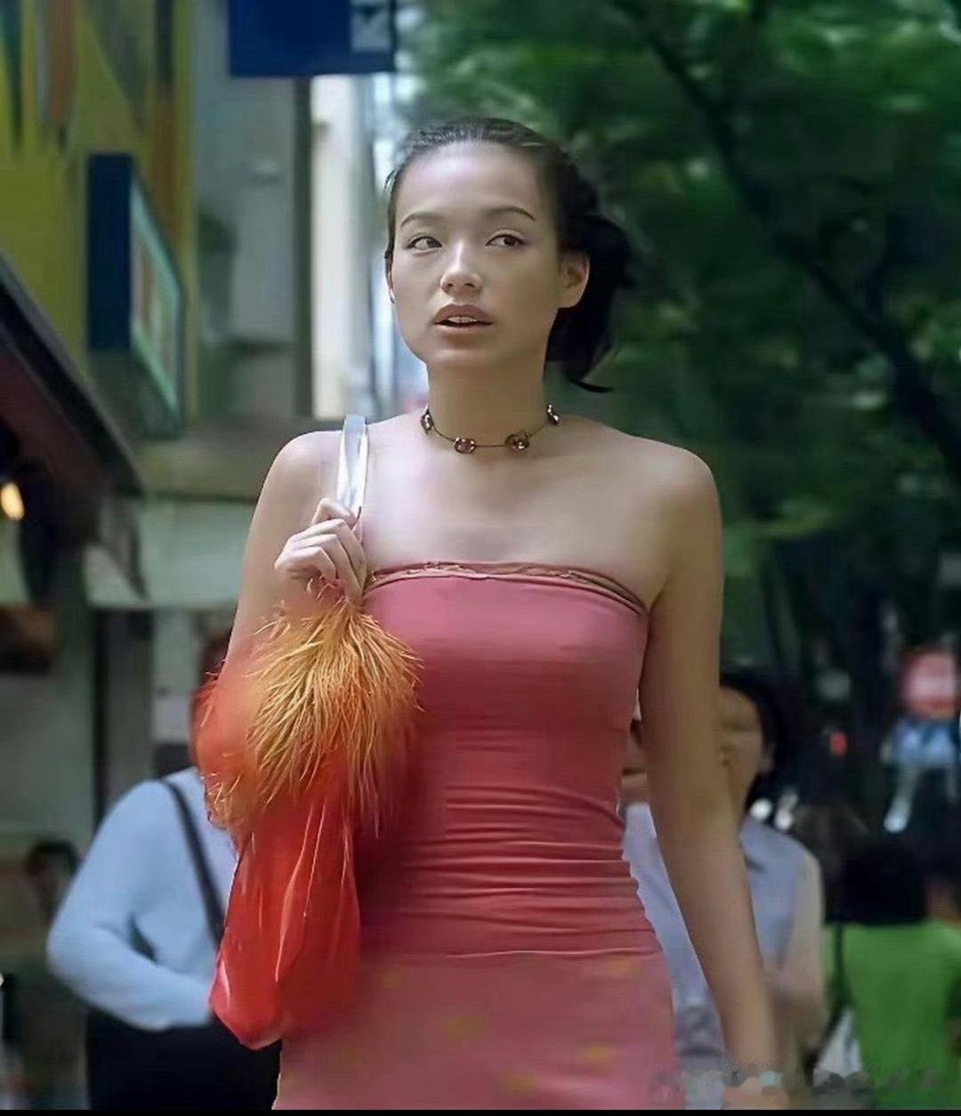 舒淇早期的照片，看来找对风格很重要。