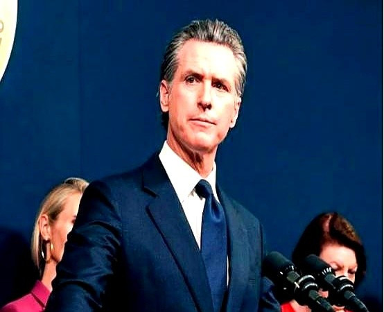 加州州长向联邦政府认输了---加州州长纽森这次算是彻底蔫