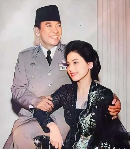 1959年，印尼总统苏加诺秘密访问日本，为了讨好他，日本特意安排了一位19岁的绝