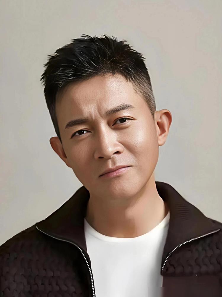 杨志刚拿了《唐朝诡事录》苏无名的男配角奖，这事挺有意思。他领奖时自己都说，