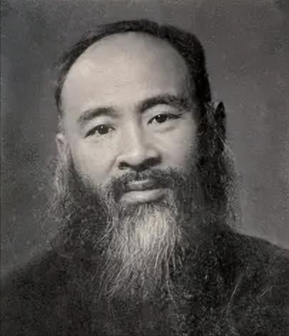1949年12月，解放军兵临成都城下，最后一班飞往台北的军用机票，成了比黄金还金