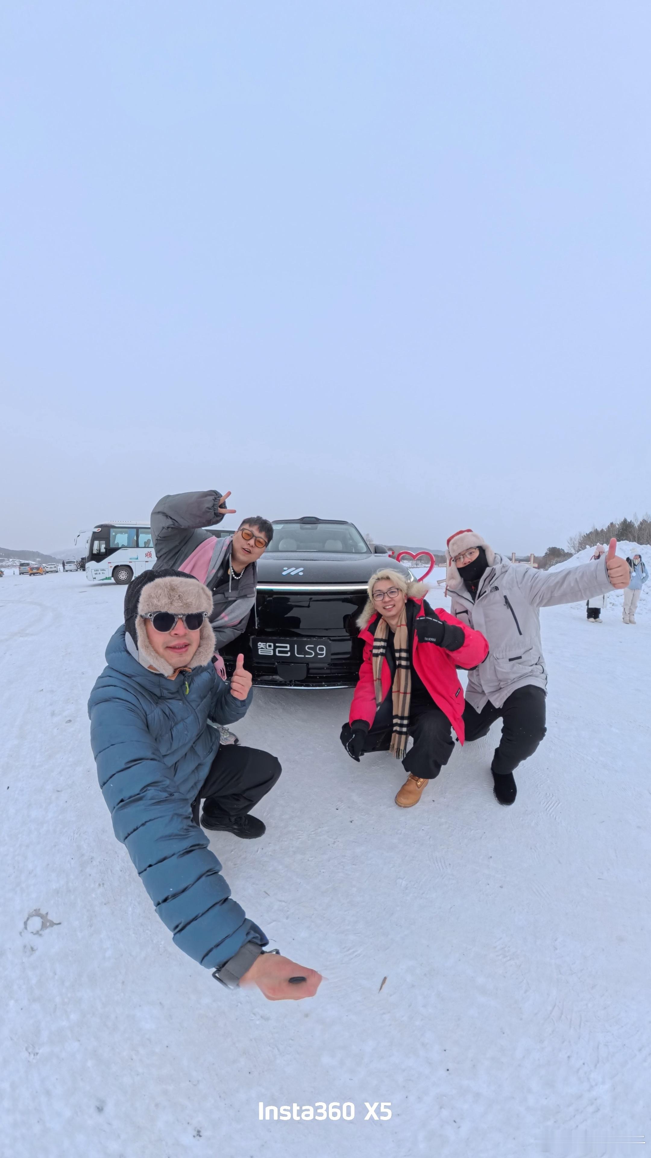 漠河超冷今天户外基本都在-30度但智己LS9超强这次旅行居然还发现了它的新亮点！