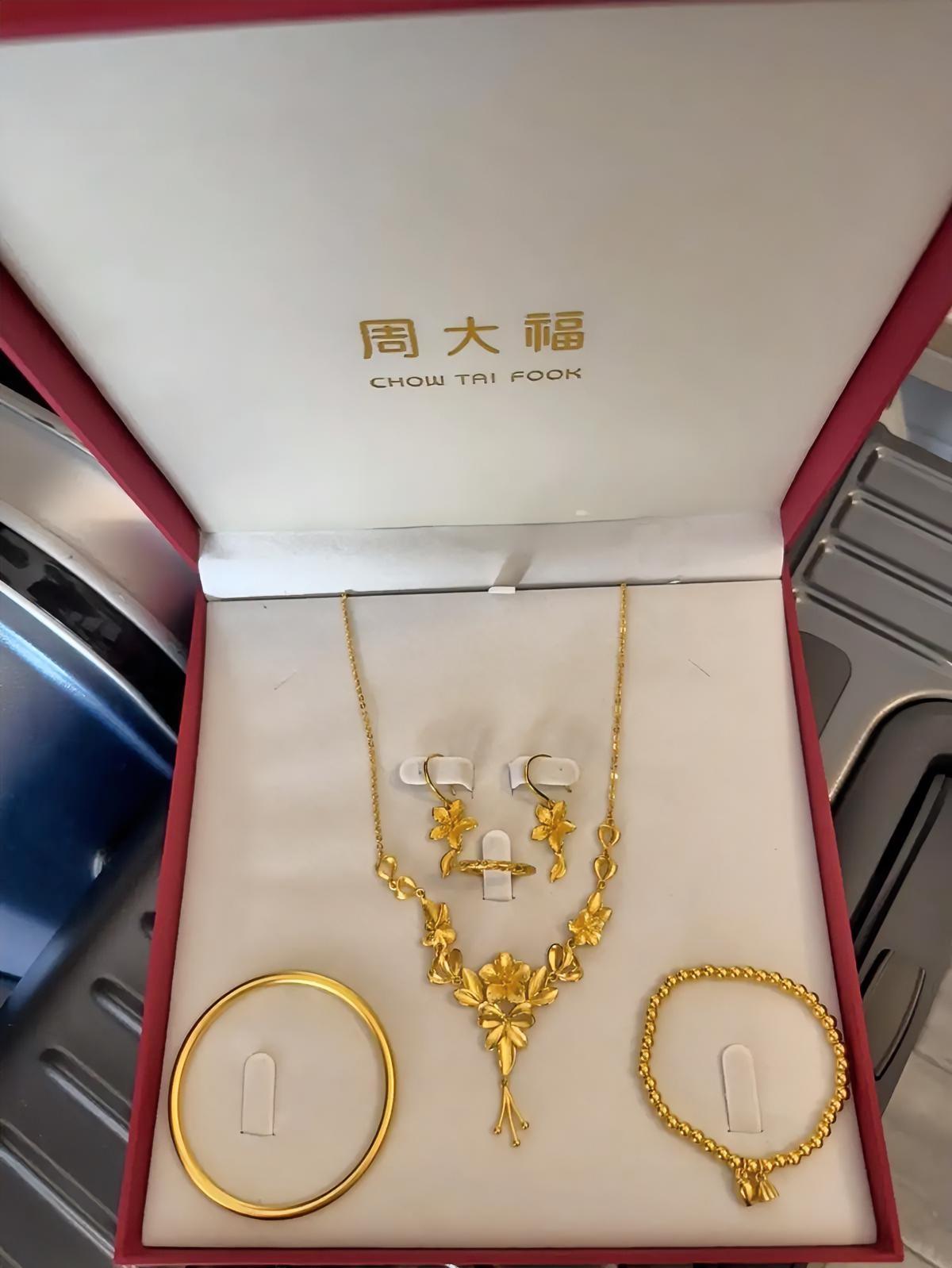 科学家来了也说不清，为什么黄金能够如此上扬，早上一举突破5600，这让人不由