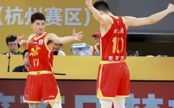孙铭徽：冠军可以拿走但别惹北京首钢队球迷！     CBA联盟现在出现一个非常