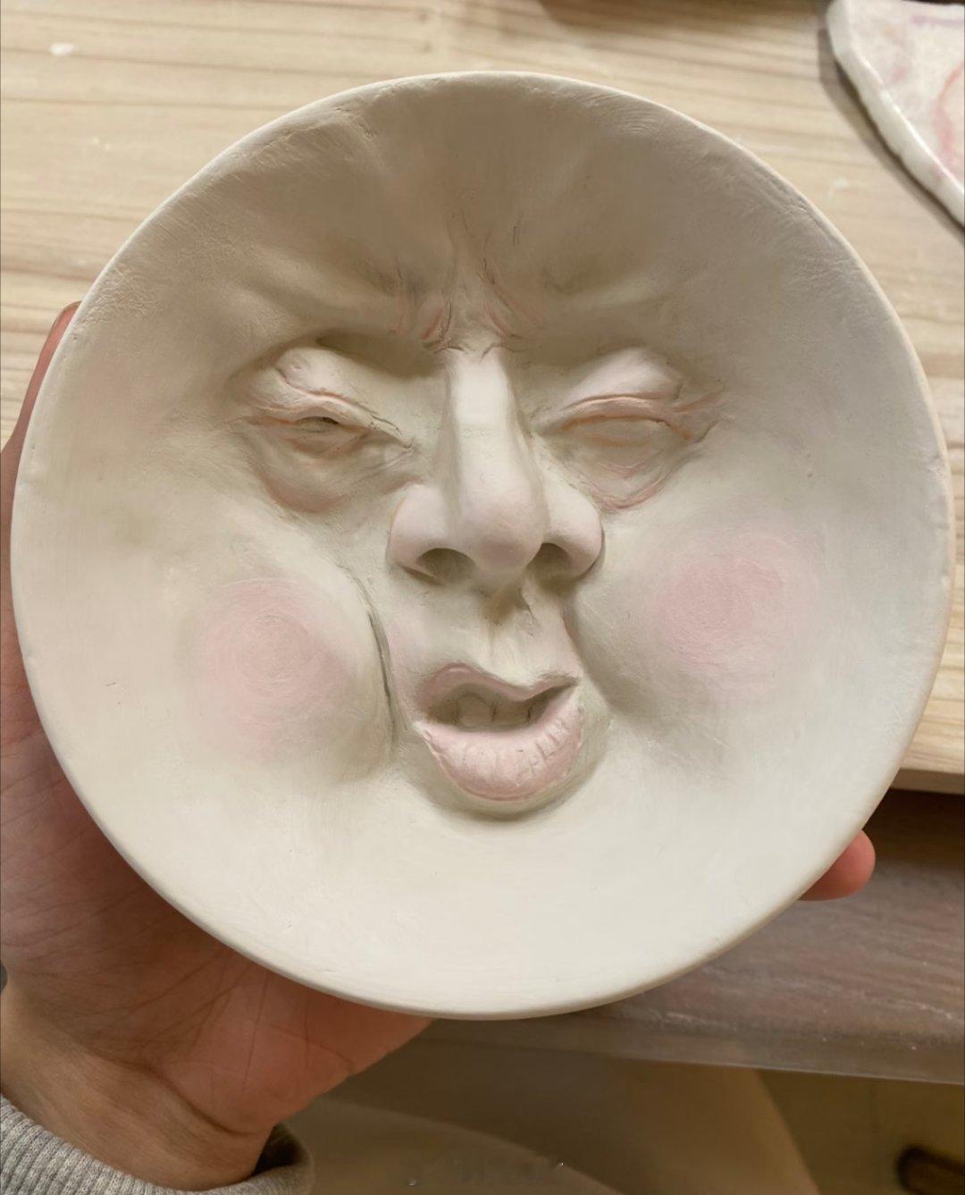 突然爱上了手工陶艺diy，捏的像不像美国那个谁？