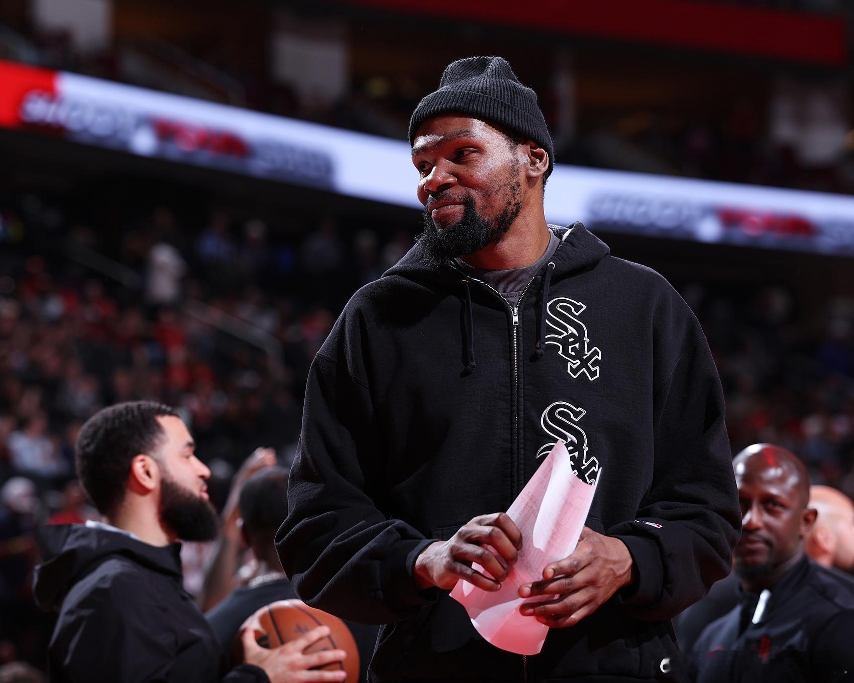 杜兰特复出战湖人首轮G2！据Shams消息，杜兰特今日复出战湖人！杜兰特G2复