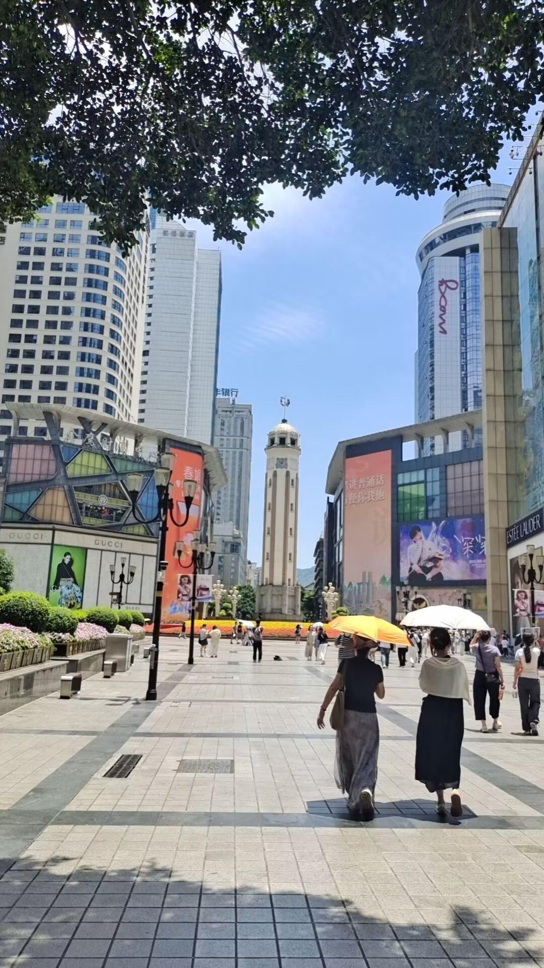 渝都舞厅老板明账细算解释这个问题渝都舞厅以杨家坪地下舞厅从2000年起开业到现
