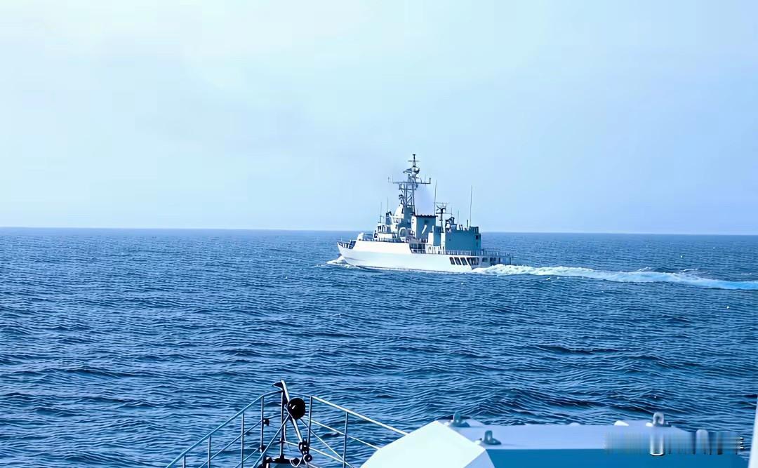 以牙还牙！日本战舰闯入台海第2天，东部战区出兵战巡东海4月18号，东部战区发