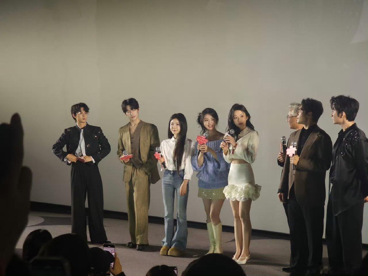 郭宇欣是比那些短剧出来的漂亮是比较级啊,那些没法儿看其实