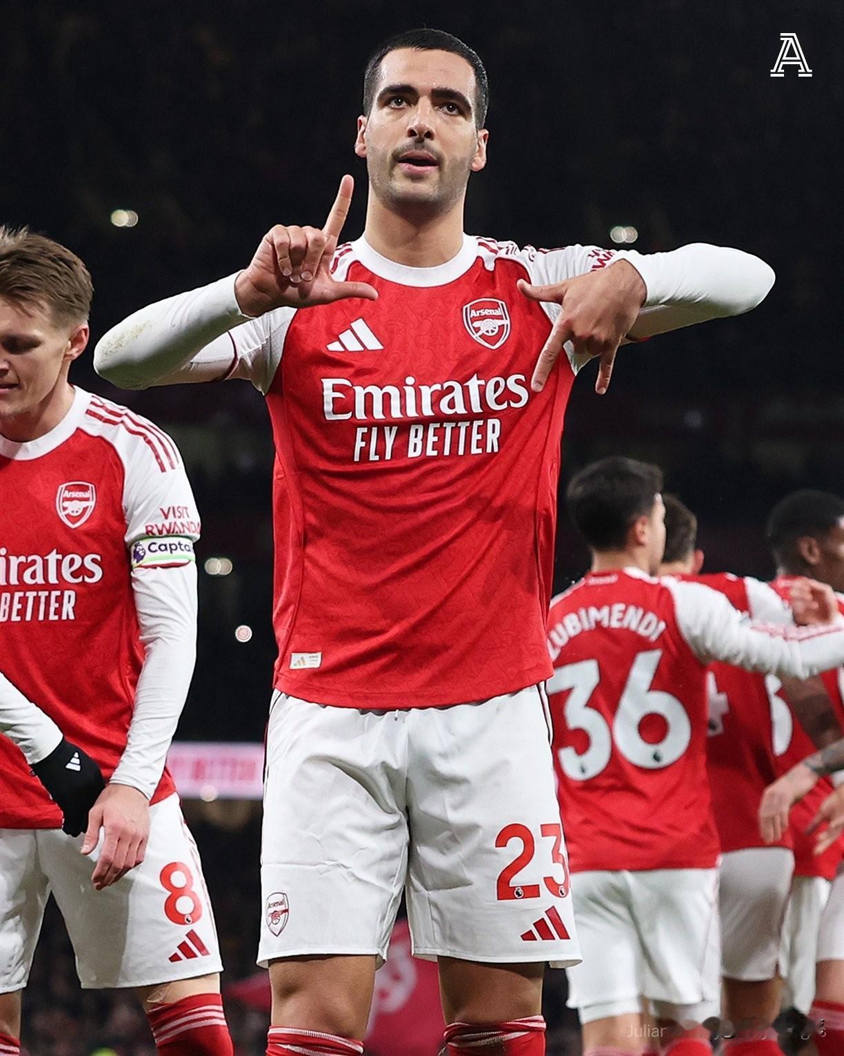 梅里诺何时才能不再被视为"临时中锋"，而真正被认可为一名中锋？英超联赛第14