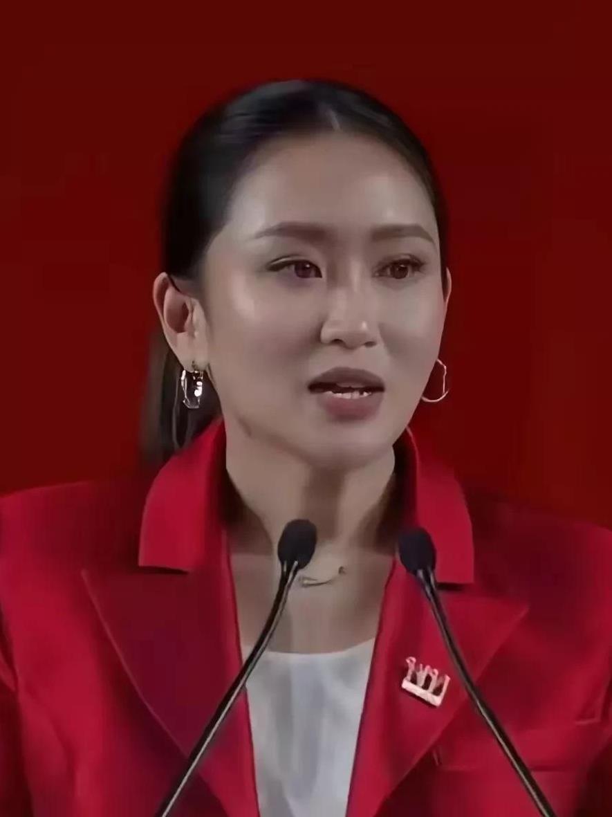 贝东丹复出无望，宪法法院裁定只是走掩人耳目的程序而已8月4日，是泰国停职总理贝