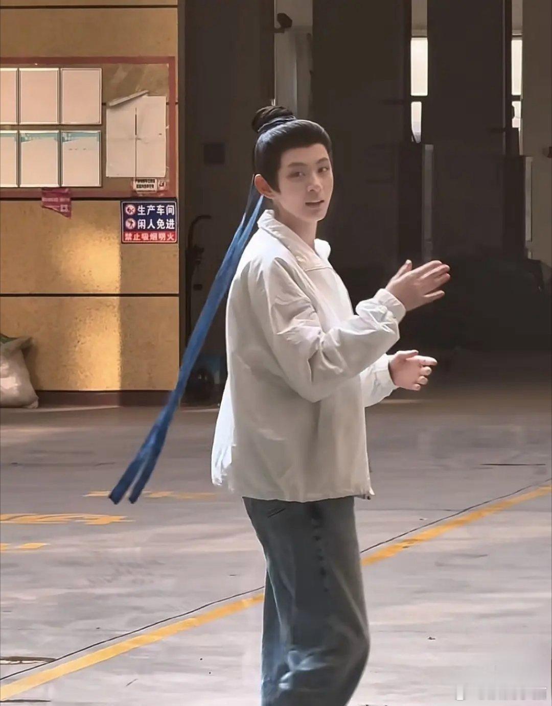 居然‎没‎人﻿‏‏猜出来‏⁠？这是赵晴女扮男装啊⁠！