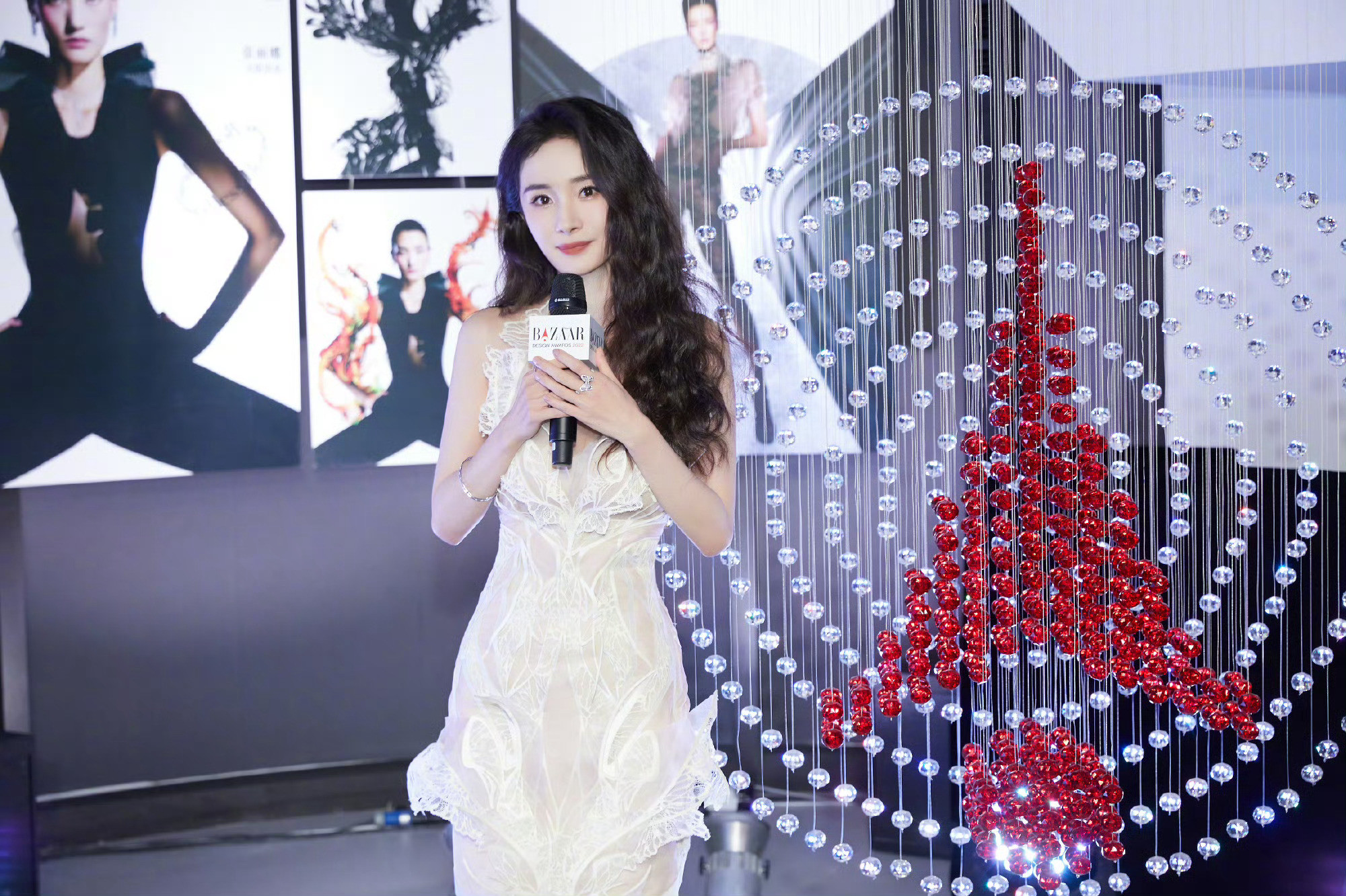 杨幂水晶高跟鞋，Jimmy-Choo👠