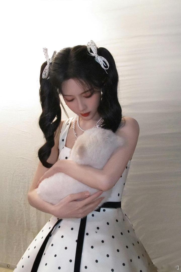 孟子义甜甜的双马尾孟子义你简直女大哎