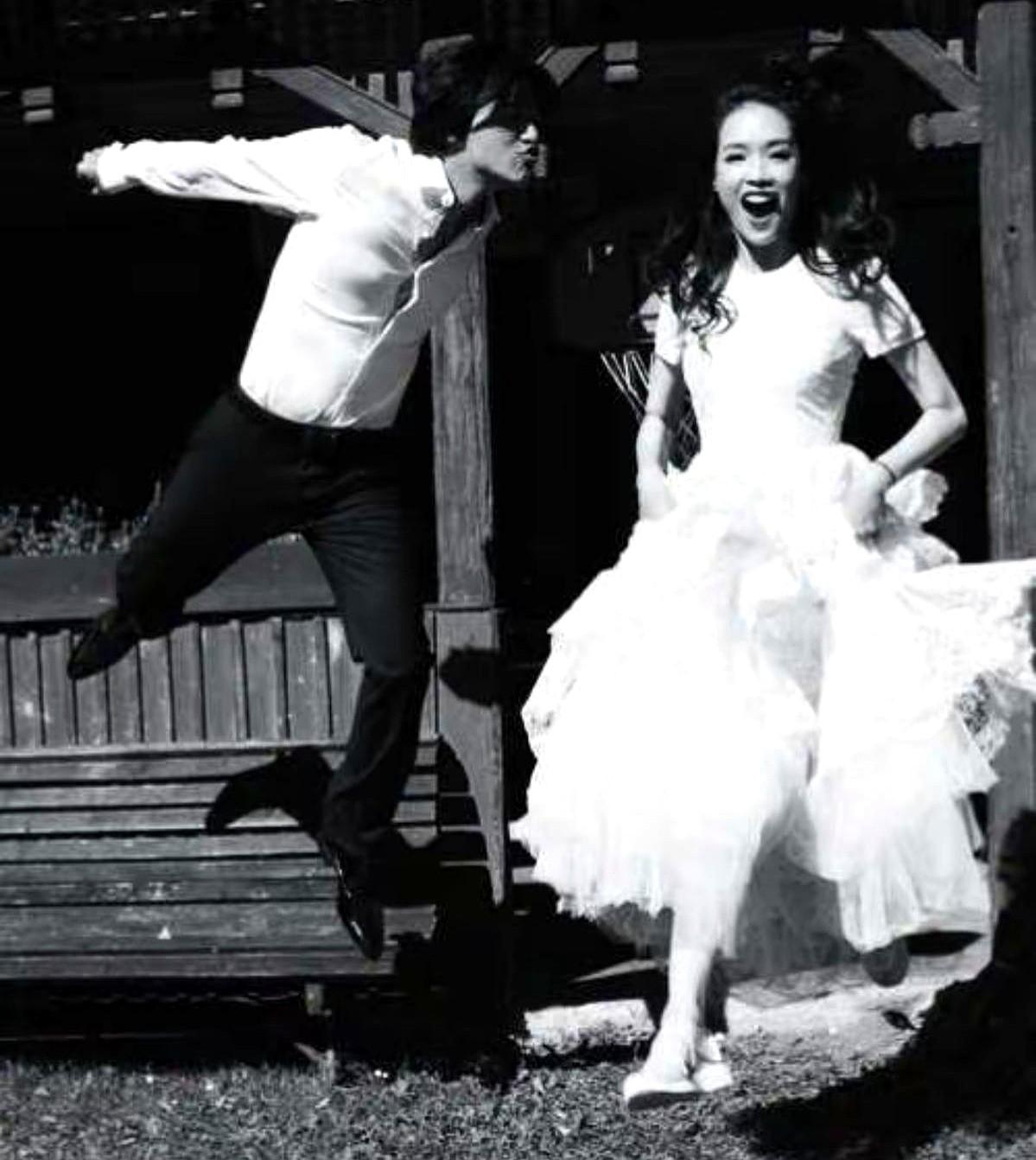 谢霆锋在16岁时就将初吻献给了一脱成名的艳星舒淇这事儿藏都藏不住！当年拍《新