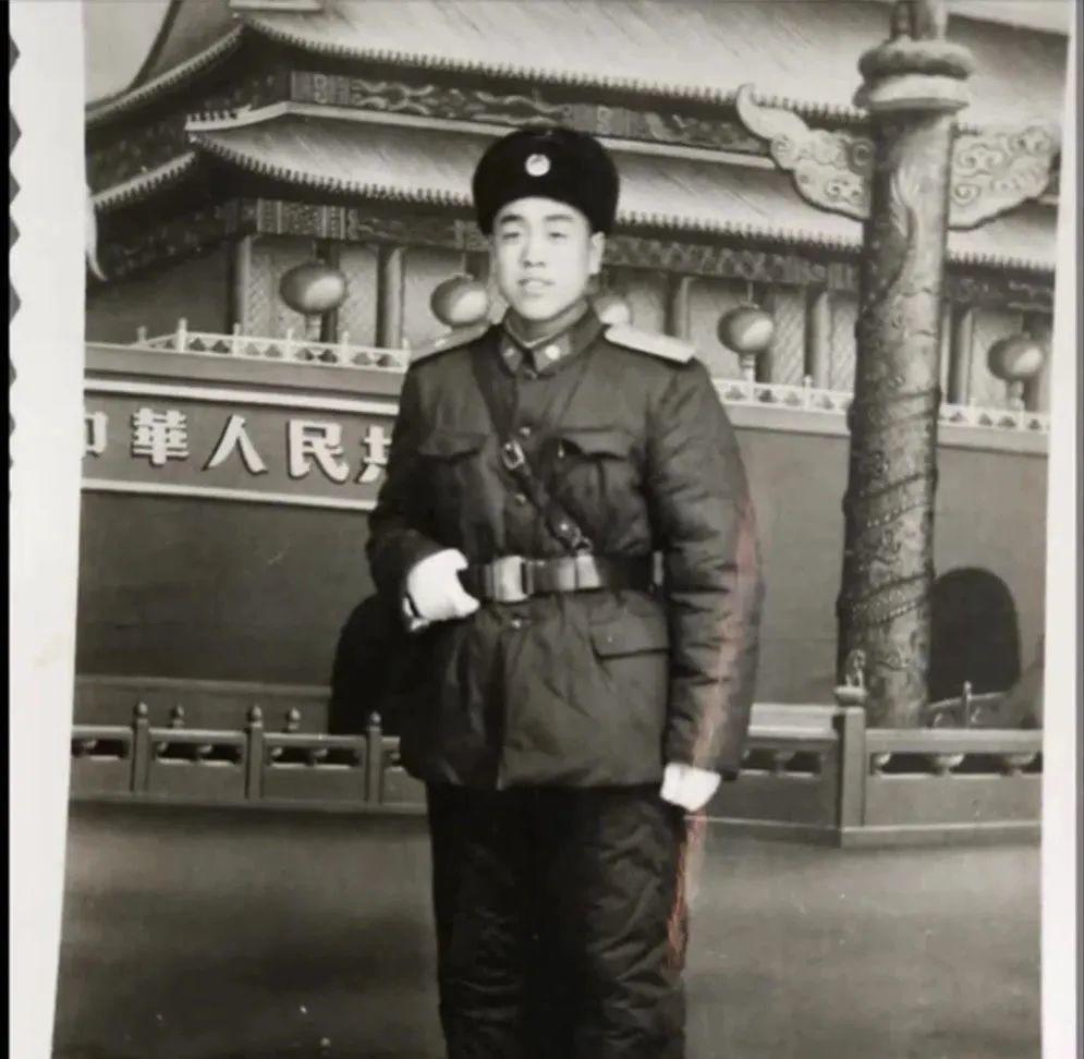 门合烈士（1928——1967）河北涞源人，革命烈士，六十年代与黄继光、雷锋、焦
