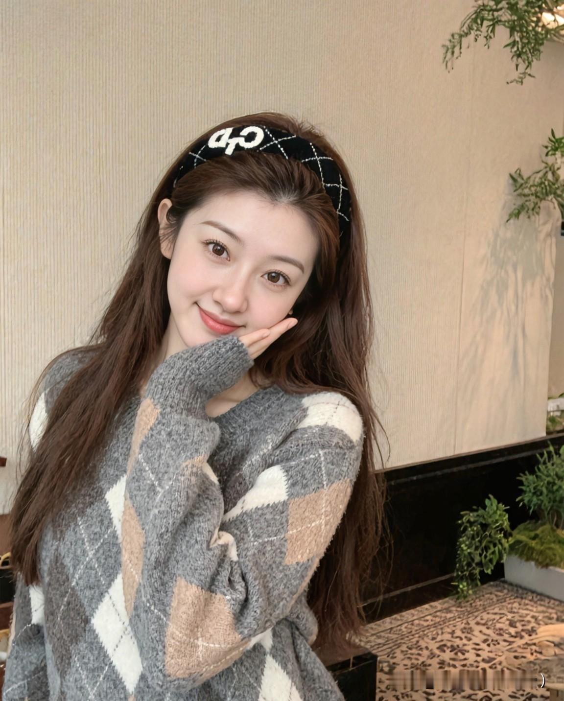 觉得人生最美好的幸运，其实就两次，一次是遇见对的你，让心有了停靠；一次是