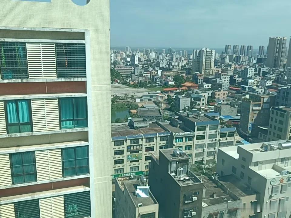 我表姐夫，49岁突发脑梗，一米八的高个子，长得还可以，据说年轻时不喝酒，抽点烟，