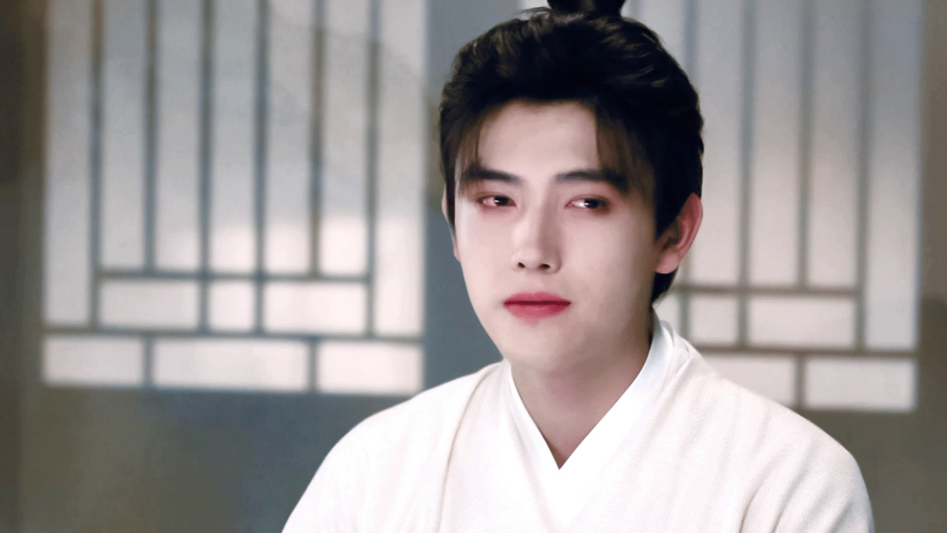 白日提灯我的评分：迪丽热巴陈飞宇272字告白戏段胥隔空告白贺思慕“你会喜欢什