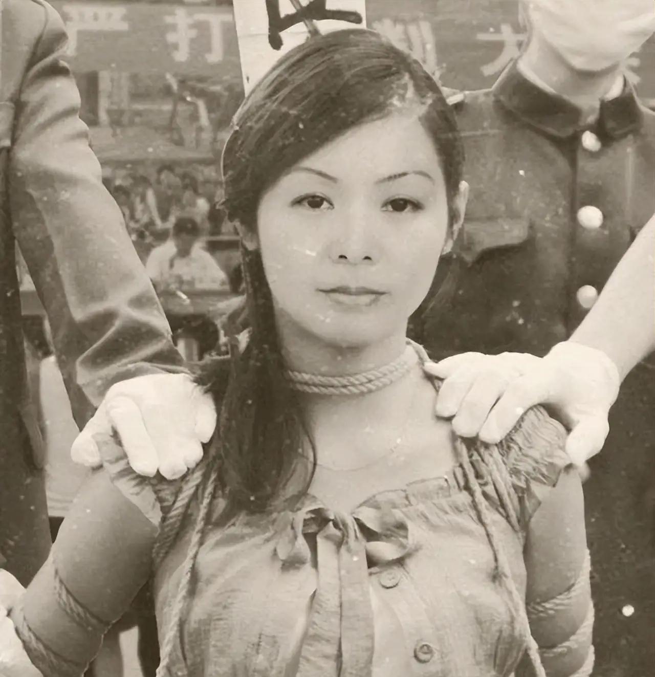 1985年，马燕秦被判死刑，被押上刑场时，她突然大喊起来：“我就跳个舞，怎么就要