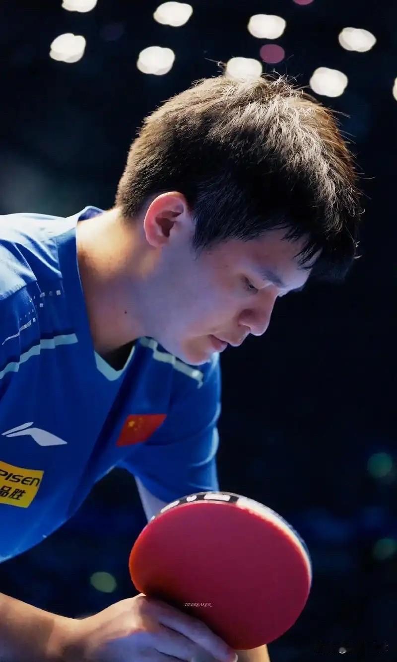 相比王楚钦：我还是更担心“林诗栋”！林诗栋首轮不好打！我们先来看看林诗栋的