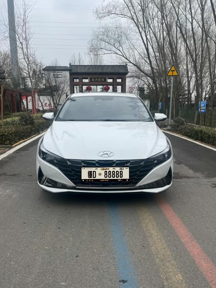 伊兰特是北京现代旗下的紧凑型轿车，上市很多年很受欢迎。所以导致伊兰特现在二手车保