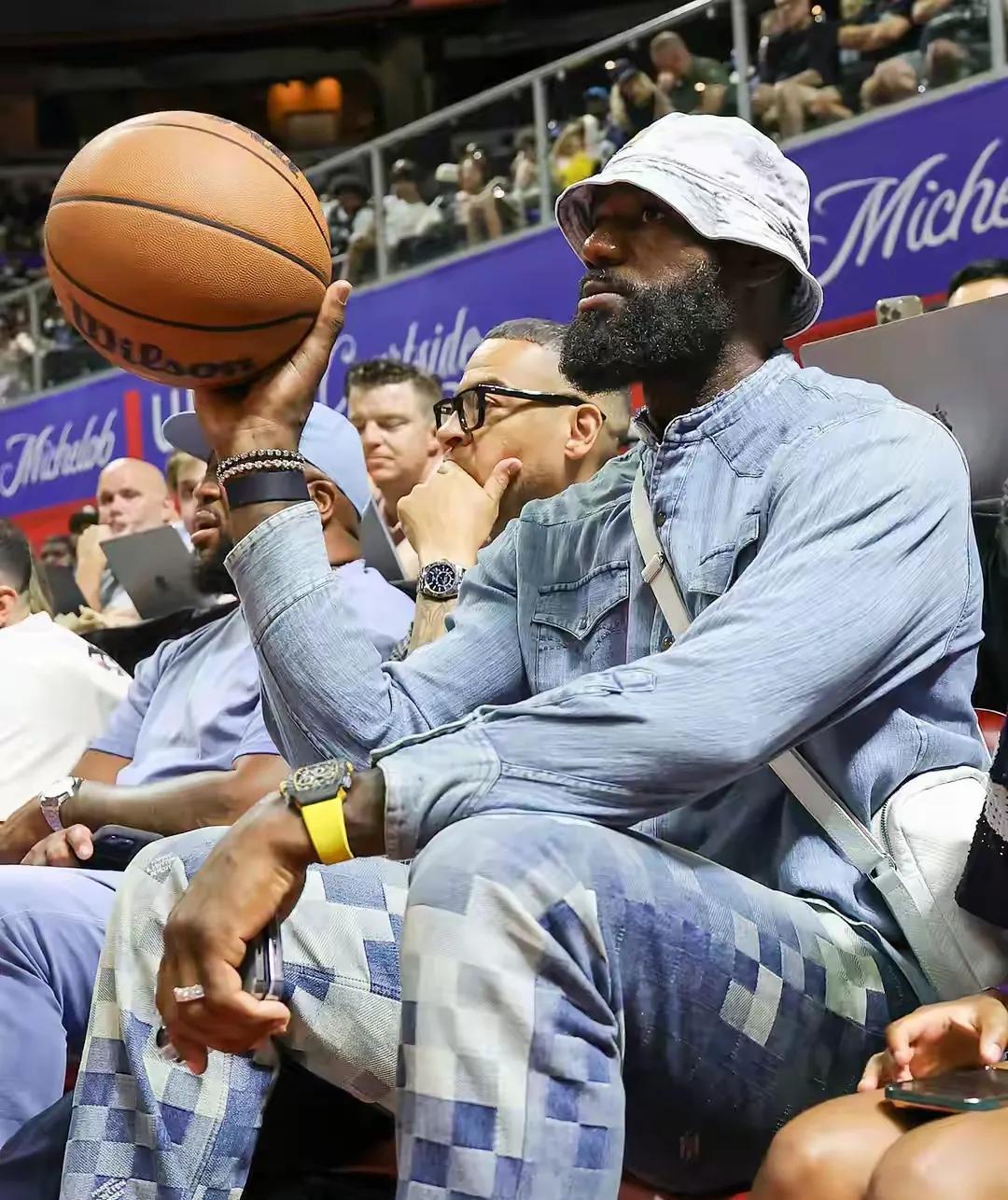 神预言，退役巡演真的要来了吗？詹姆斯将复制贾巴尔模式ESPN名记MarcSp