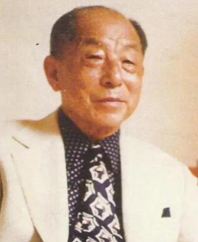总说：“如果没有毛泽东同志的领导，中国人民至少还要在黑暗中摸索很多年才能取得胜利
