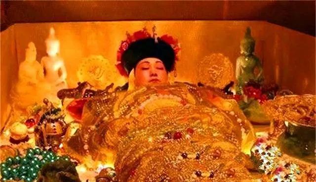 慈禧临死前一刻，太监看她马上不行了，赶紧给她喝了一碗海龟汤，吊着最后一口气，紧接