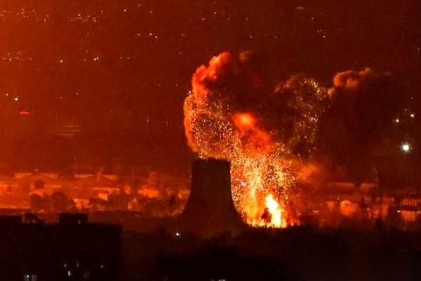 有些规矩，不上台面，但所有人都懂。比如，打架归打架，别动人家锅碗瓢盆。美以这