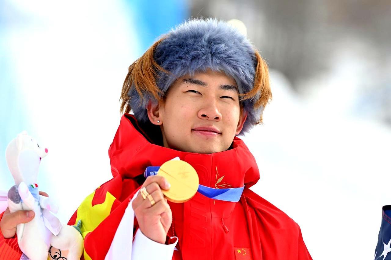 同样是滑雪冠军，谷爱凌和苏翊鸣的计分规则，竟然完全是两码事。苏翊鸣玩的是一