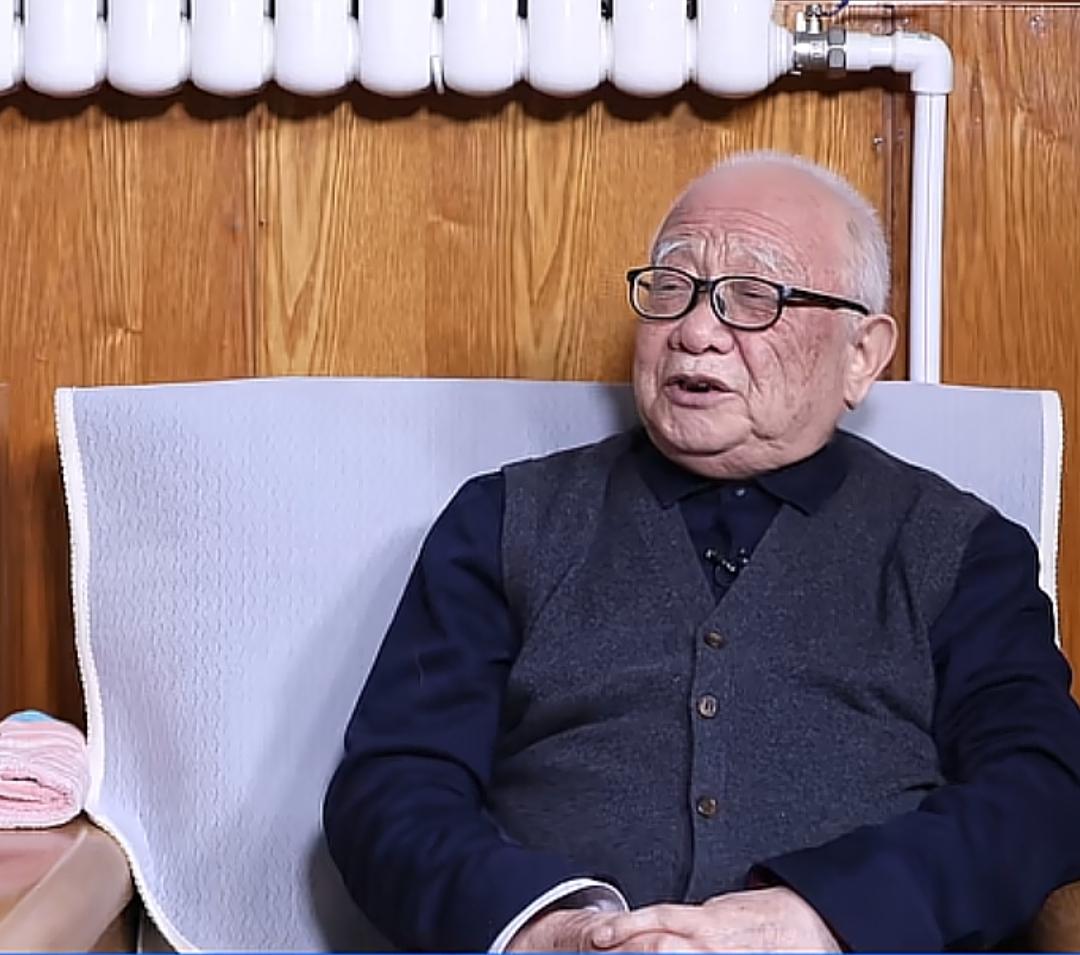 老科学家魏世杰近日在接受采访时说，现在利己主义太泛滥了，很难找到一个能够利他的人