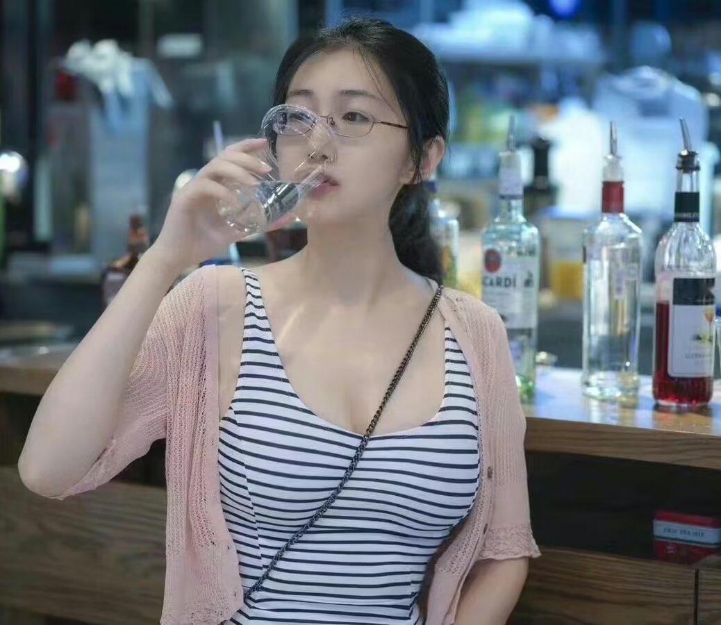 我们始终都在练习微笑，终于变成了不敢哭的人……