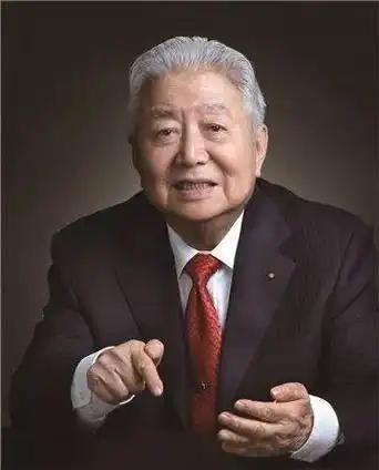 2001年，美国将一批淘汰的机器高价卖给中国，导致我国亏损好几亿，就在美国准备看