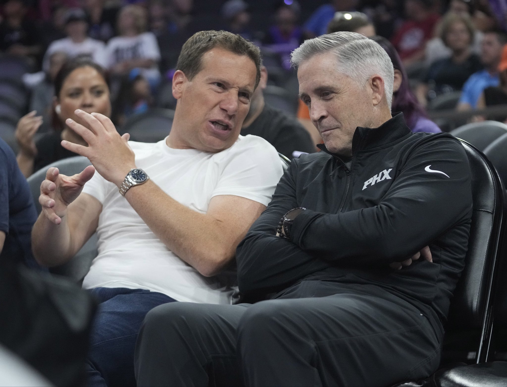 JakeFischer说：太阳可能成为今年转会市场上的潜在买家（sneaky