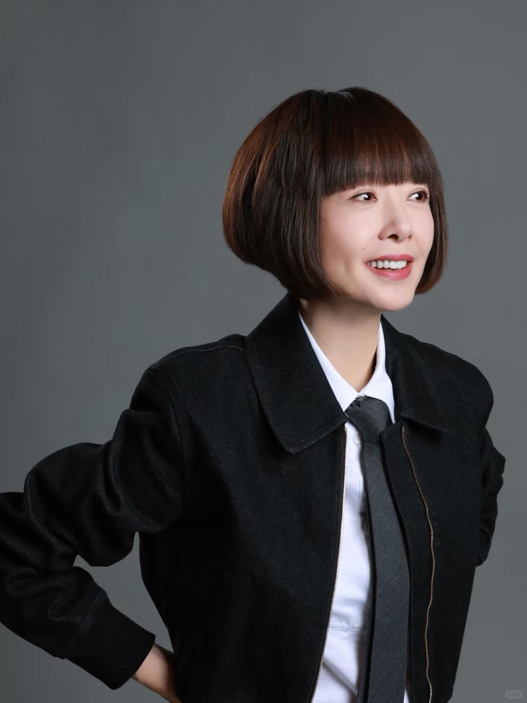 鲁豫说：“我刷到过很多鹤岗的视频，大家都说去那里买一间房，然后在那个地方生活很安