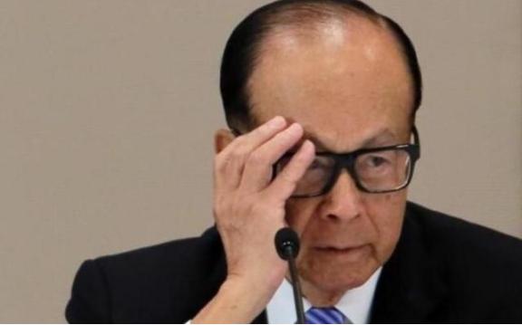 这就卖国的下场！李氏家族开始衰落，北京54亿大项目挂牌一个多月，愣是没人接盘，据
