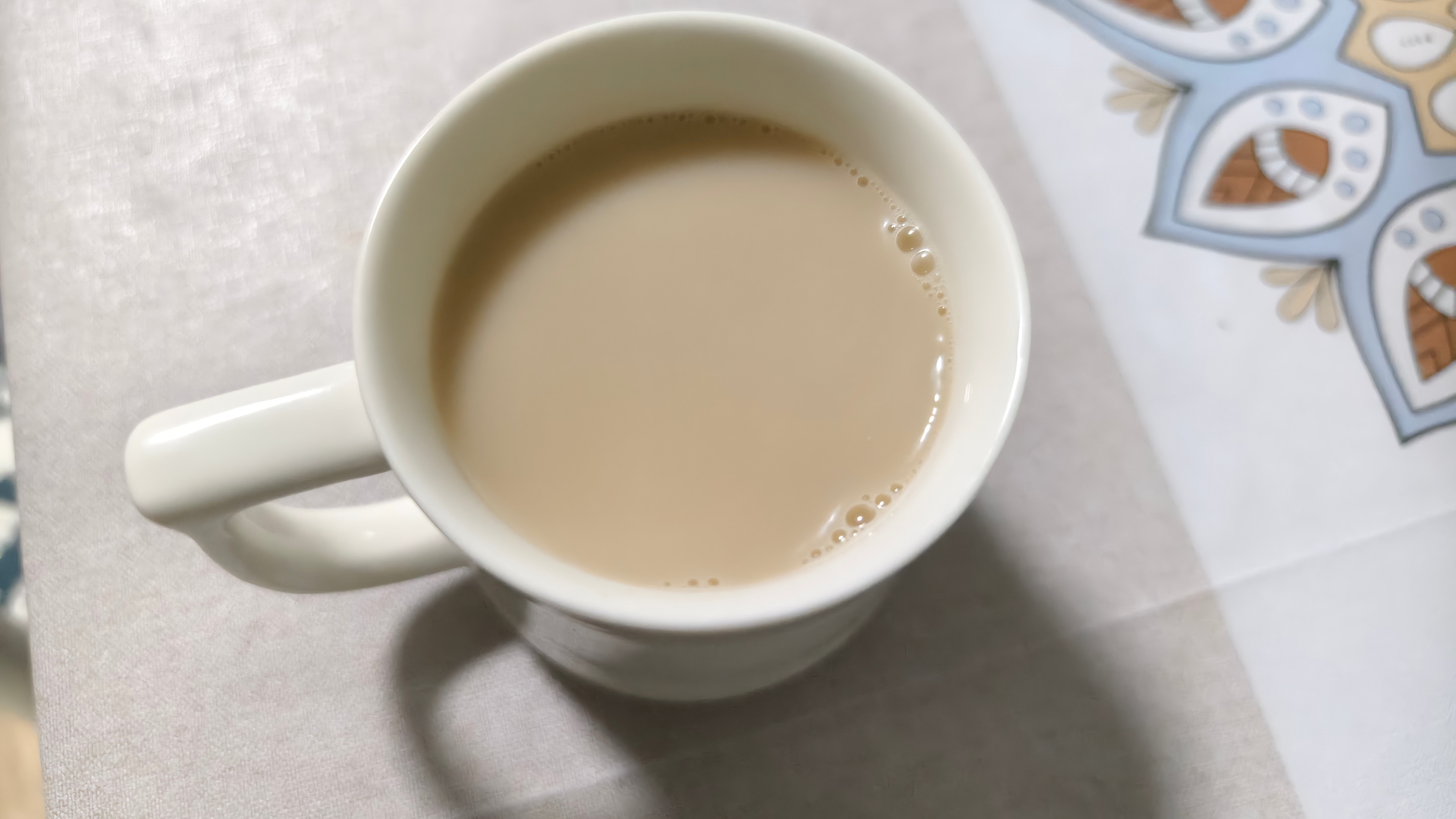 煮了一壶奶茶，非常容易，就是茶牛奶兑点糖。那些天天点奶茶的人，为什呢不自己煮，好