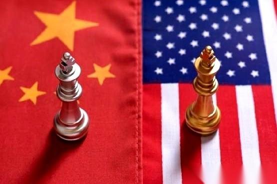 特朗普这回，真被架在火上烤了。咱们驻美大使谢锋，当着一群美国顶尖富豪的面，直接