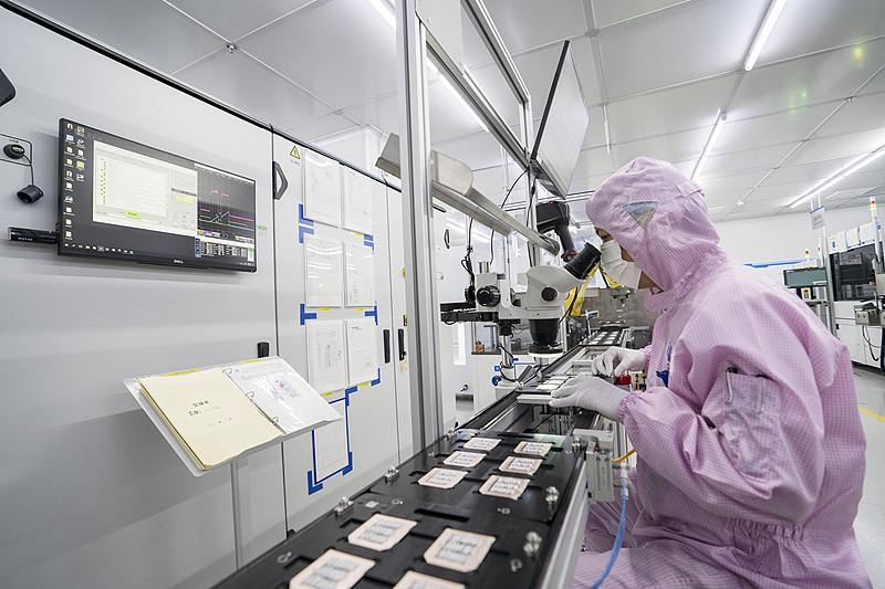 越用越冷！麒麟2026这波反向操作，把行业老祖宗的路全堵死了越用越凉！麒麟20