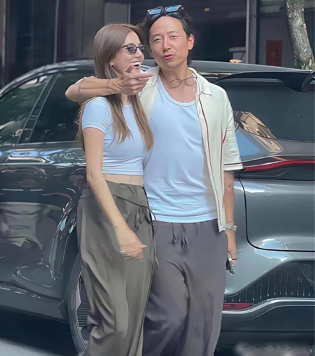 吴千语这次真是找对人了！和老公一起逛街，满脸都写着幸福。​​​