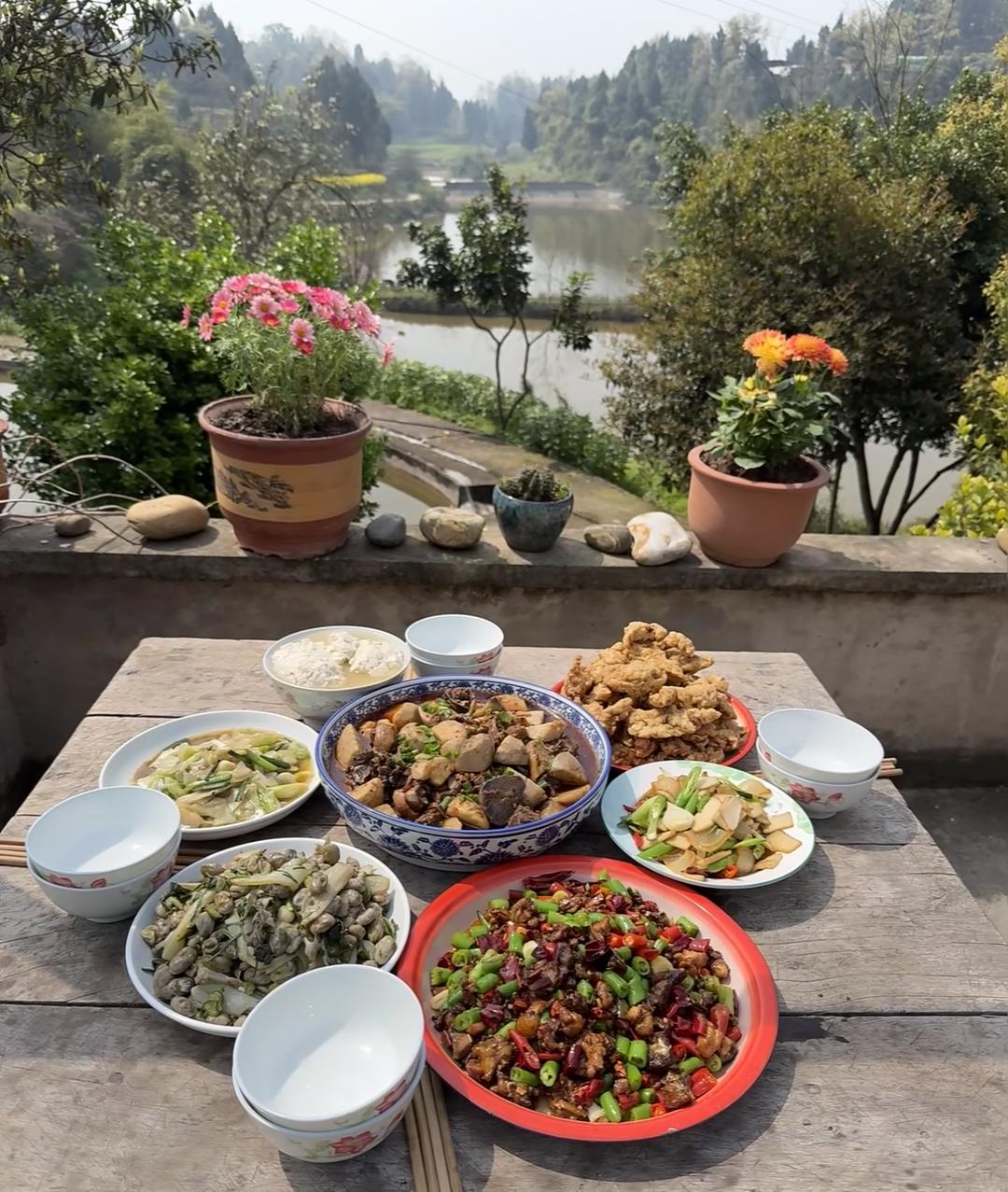 中午儿媳妇进门那下，我真是被惊到没反应过来！刚下班的人，二话不说就扑过来抱住我，