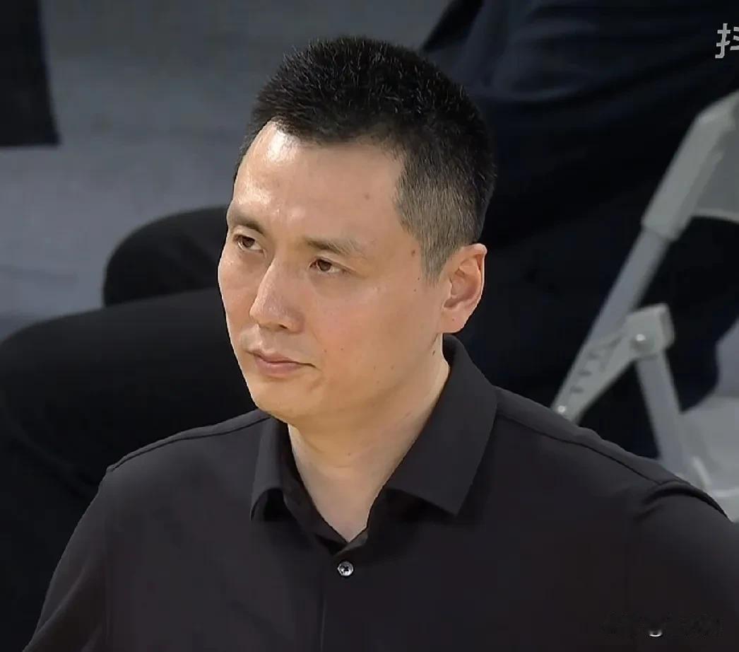 今晚上海队在客场输球，无论球迷还是教练组应该都是能接受的。不过别看上海队依然3-