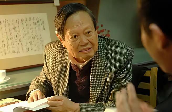 杨振宁先生这波操作,才是真正的“硬核爱国”!你敢信吗?一个拿过诺贝尔奖、本