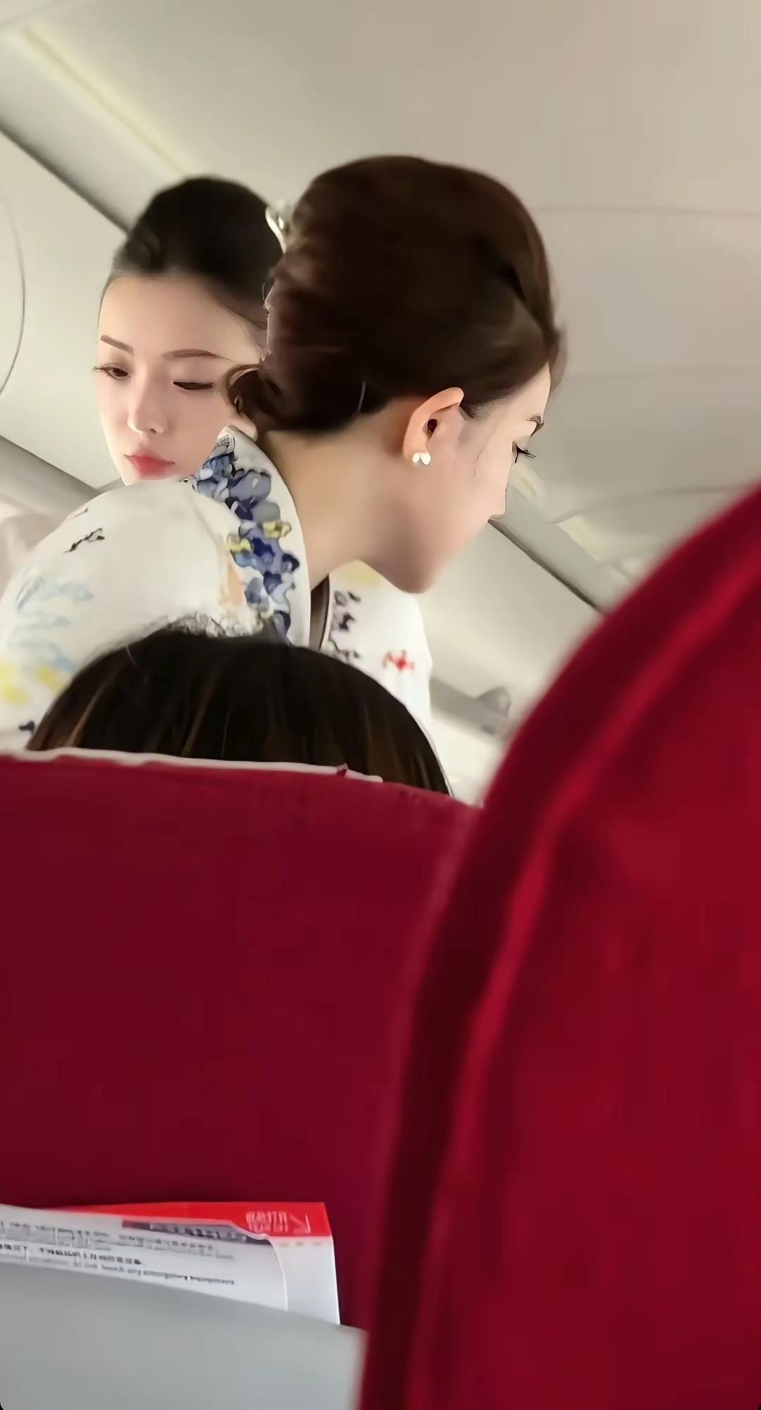 海航空姐一个比一个漂亮，一会儿心动了两次