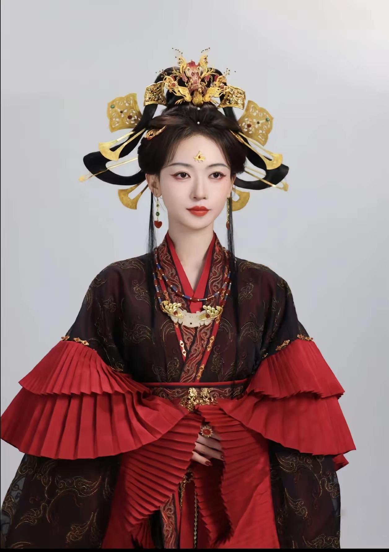 吴谨言这命也太好了…看看其他女明星的新剧造型，比如杨幂的冯太后，再看看吴谨言