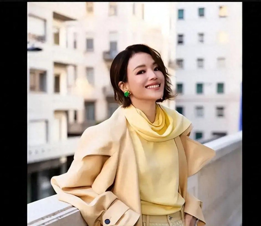 舒淇19岁拍全裸写真，28年后坐进威尼斯电影节评委席，华人女演员完成欧洲三大电影节评委满贯的，之前只
