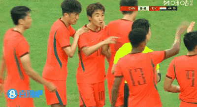 教练组有责任韦世豪上头了还不把他换下来最后酿成后果虽然与塔吉克斯坦队的