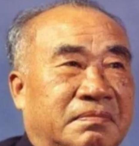 1965年，朱德在深夜签下直升机调令时，这个曾指挥千军万马的元帅不会想到，自己为